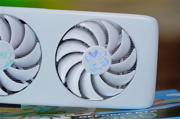 鲜艳Q萌！铭瑄RTX 4060 iCraft OC8G瑷珈X2图赏